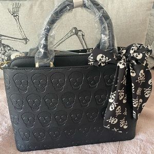 Betsey Johnson NWT skull purse